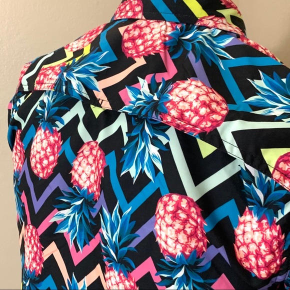 Men’s surf society Retro Pineapple Button up Tee - Picture 5 of 8